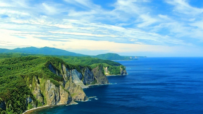 蒼天の空と積丹ブルーの絶景の山 シリパ山 フラワートレッキングツアー ニセコアンビシャス