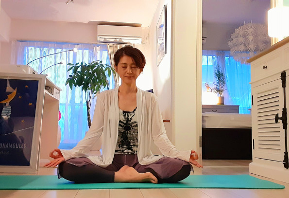 心が穏やかになるヨガの呼吸法と瞑想 家yoga 19 Bien Etre Yoga 心が穏やかになるヨガの呼吸法と瞑想 家yoga 19 Bien Etre Yoga