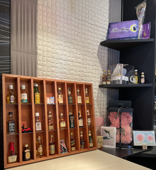 ミニチュアボトル棚 Bar Moray