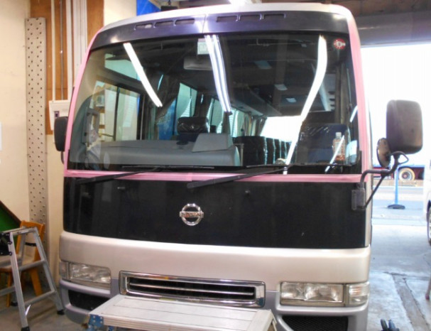 日産・シビリアン（EJW41）フロントガラス交換事例 | 日産車の 