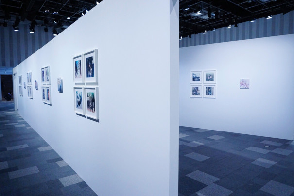 奥山 由之写真展 君の住む街 ー 表参道ヒルズ スペースオー Seri Ownd