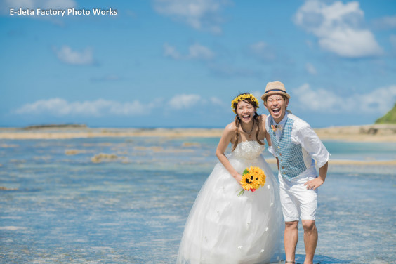 バックパックウェディング In 沖縄 結婚式のカメラマン 出田 憲司