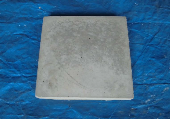 ハイドレートアドバンテージ ホワイト コンクリート平板に塗ってみた 株式会社 アドテック