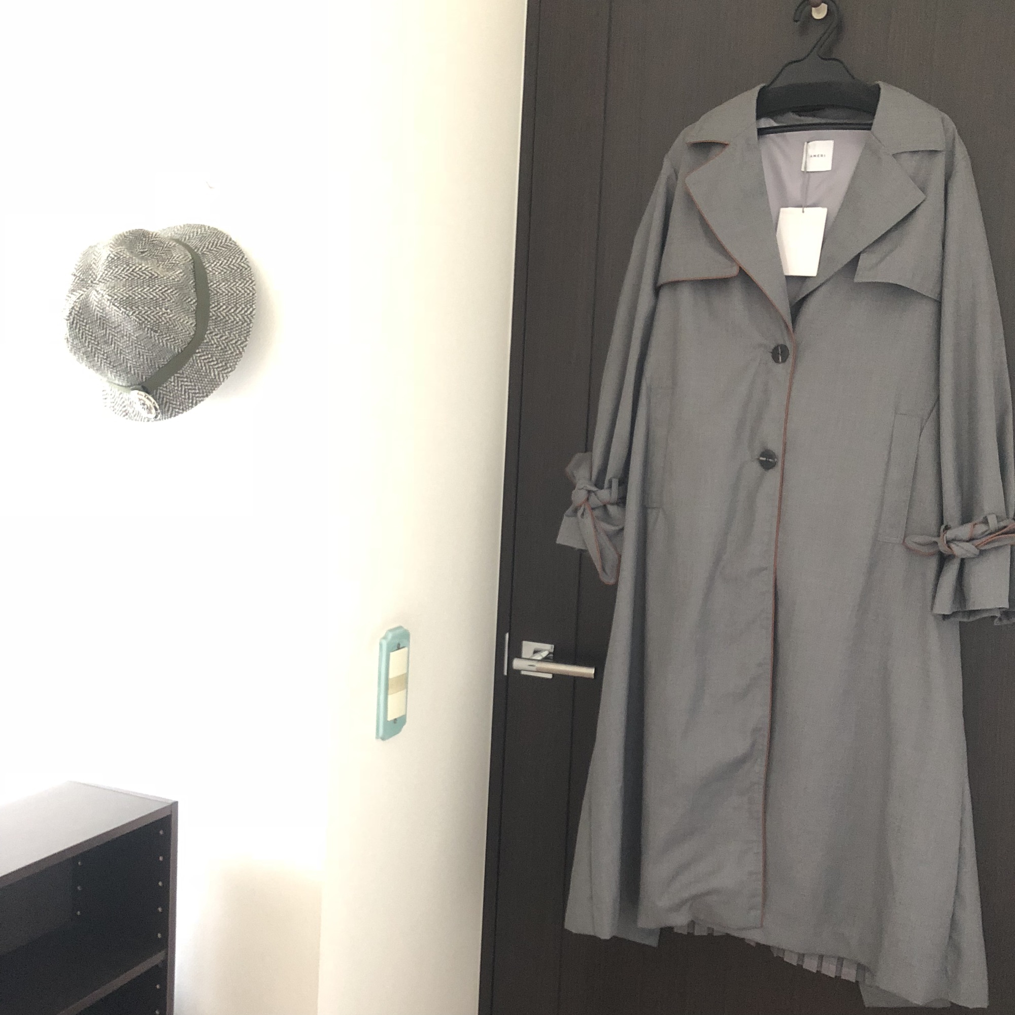 完売品】BACK PLEATS LAYERED COAT ショッピングファッション sosuikyo.jp