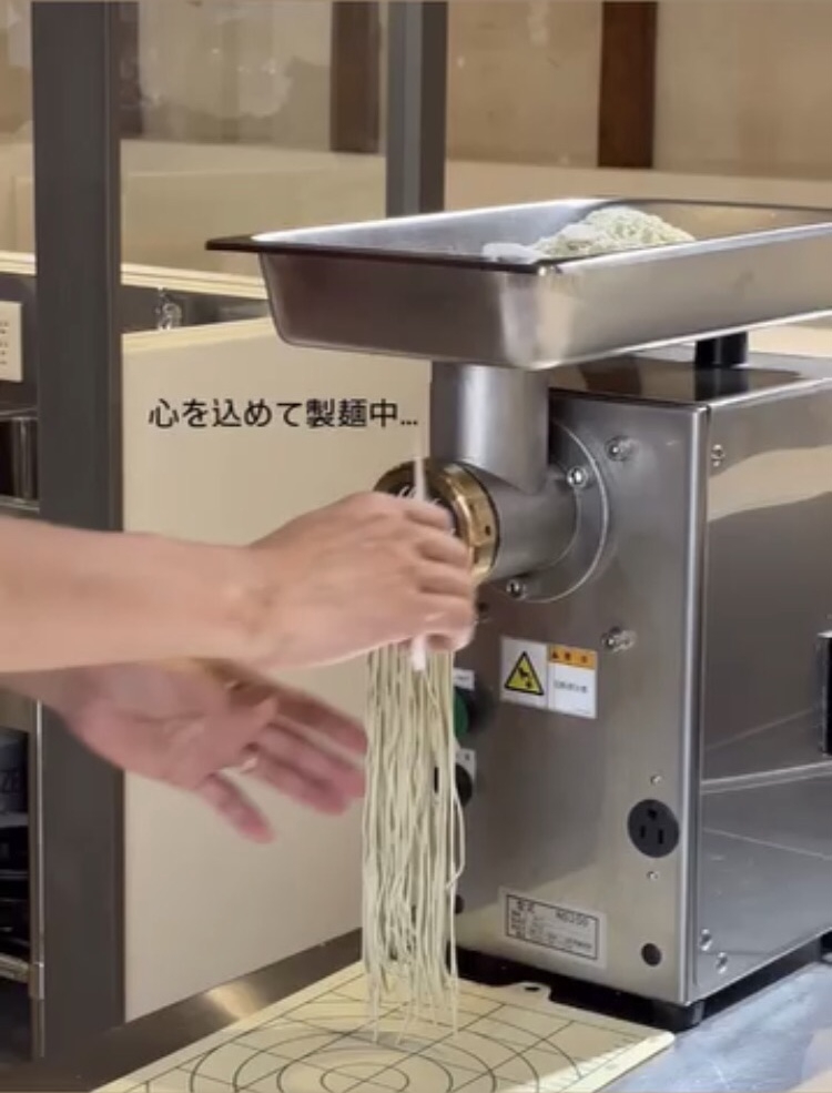 心を込めて製麵致します。 | NS-90型十割そば製麺機440,000円(税込)