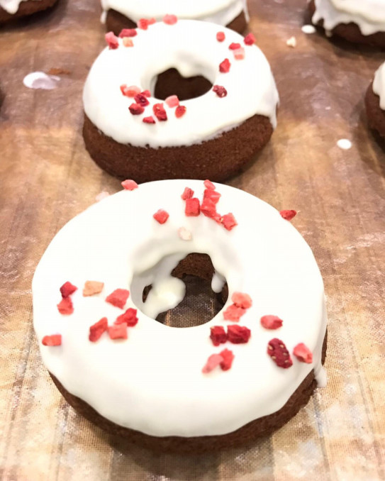 New チョコドーナツ ホワイトチョコドーナツ Patisserie Gura パティスリーグラ