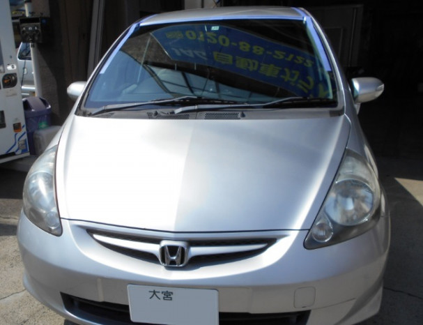 ホンダ フィット gd1 飛び石によるフロントガラス交換事例 ホンダ車のフロントガラス交換修理の事例紹介 ジャパンオートガラス ホンダ フィット gd1 飛び石によるフロントガラス交換事例 ホンダ車のフロントガラス交換修理の事例紹介 ジャパンオートガラス