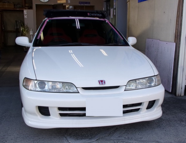 ホンダ・インテグラ（DC2）飛び石によるフロントガラス交換事例 