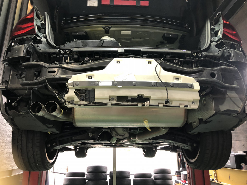 bmw 蒸し暑い 420i マフラーカッター 左一本だし車用