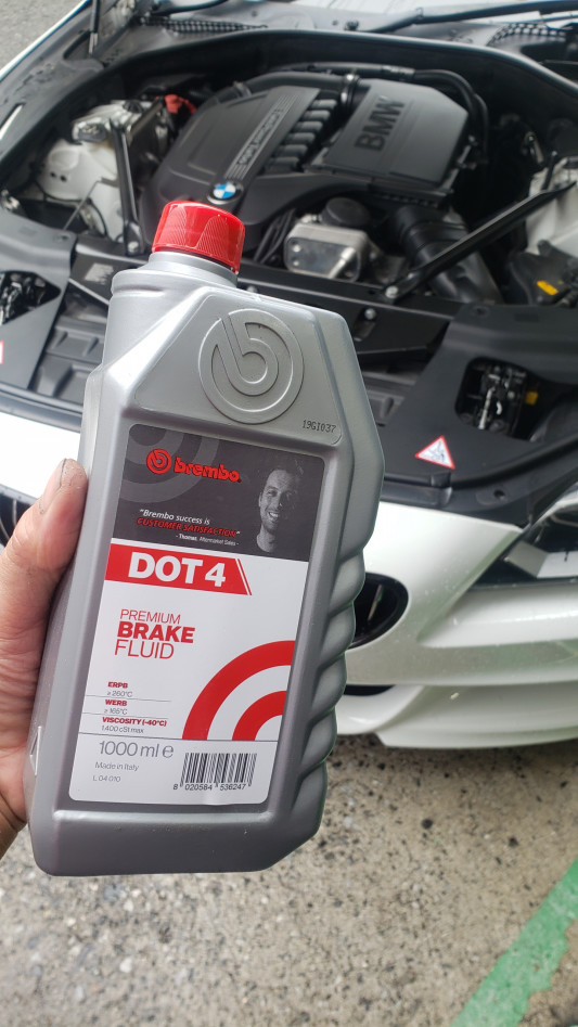 ブレーキフルード交換 オイル交換 車検お預かり コーディングなどなど Pole Position ブレーキフルード交換 オイル交換 車検お預かり コーディングなどなど Pole Position