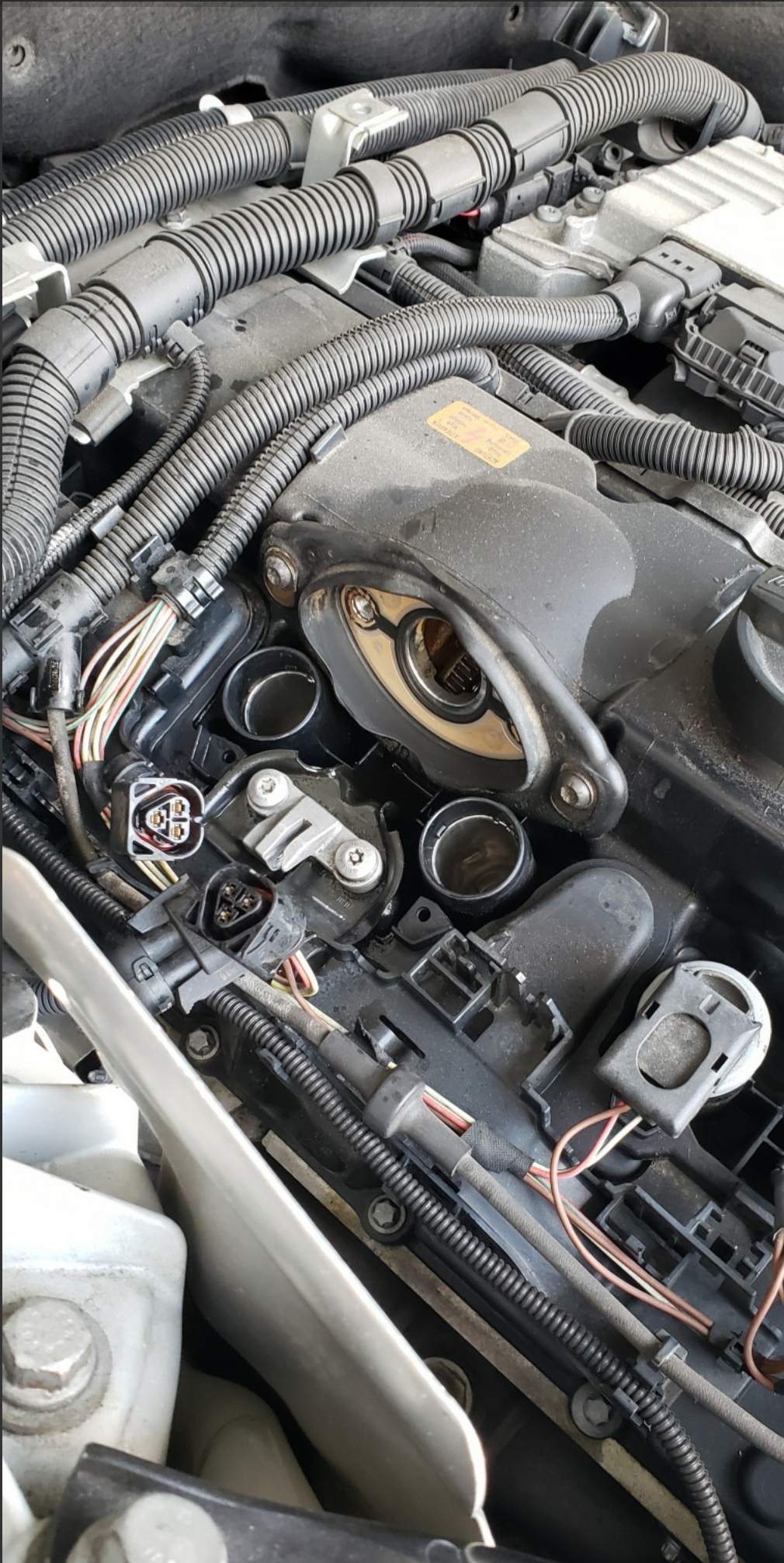 BMW F10 528i エキセントリックシャフトセンサー交換！ | POLE POSITION