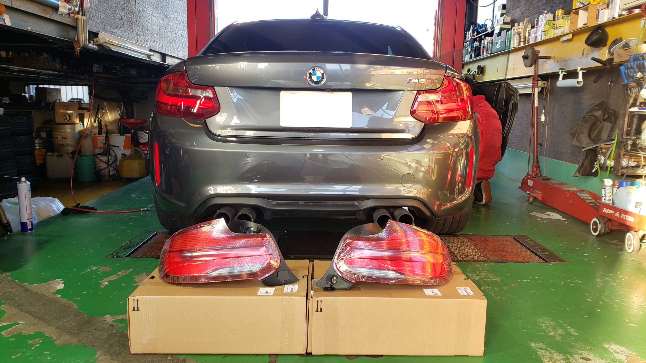 BMW F87 M2 LCIテールランプ取り付け！ | POLE POSITION