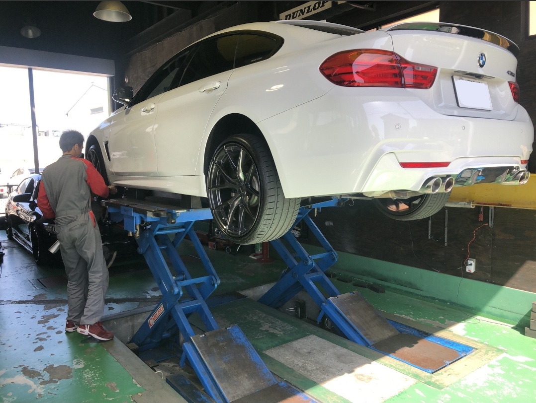 BMW F36 435i MAXTON DESIGN サイドスカートディフューザー取り付け