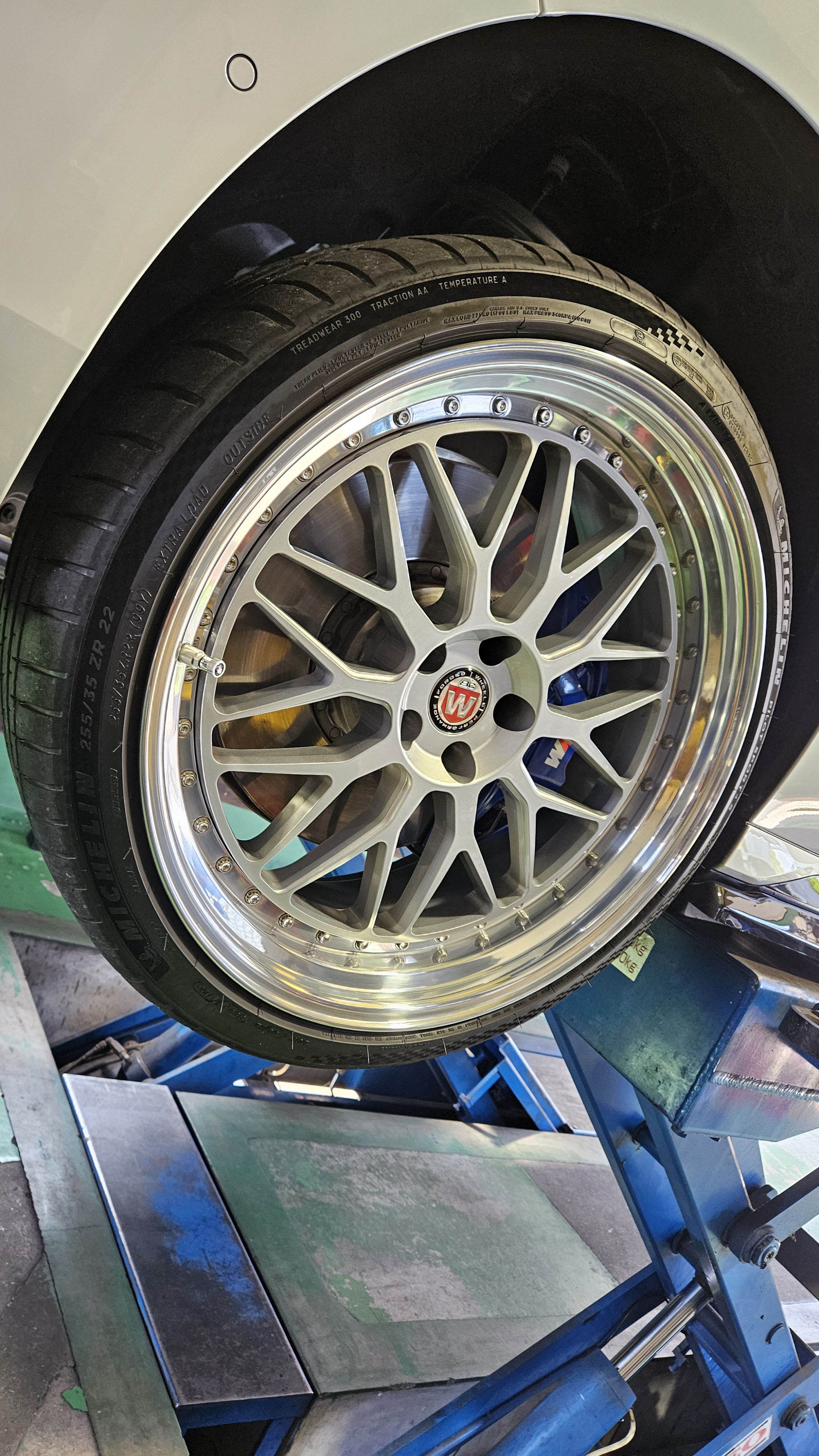 BMW G70 740i ブレーキパッド交換、オイル交換×3！ | POLE POSITION