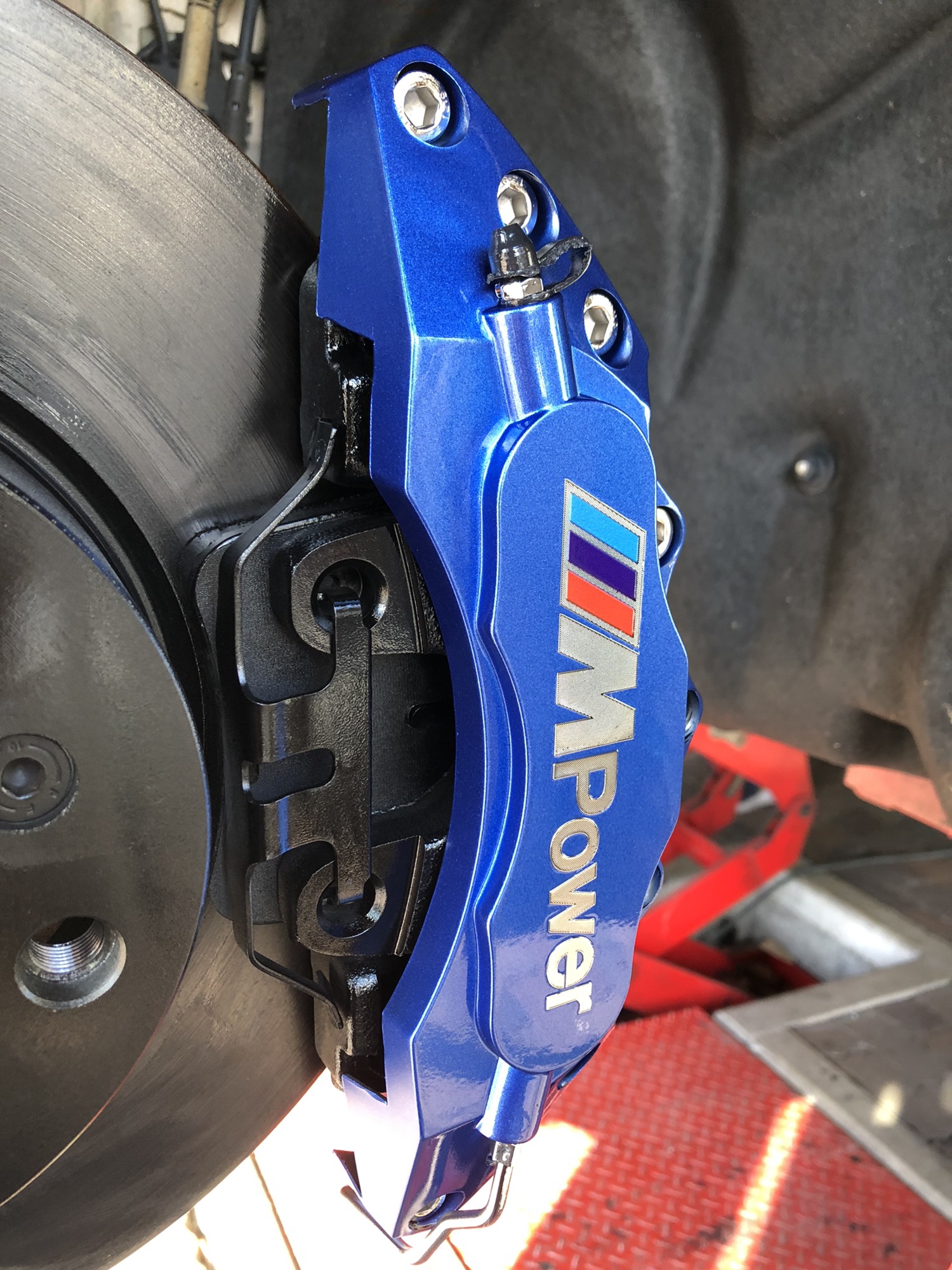 BMW F30 ブレーキキャリパーカバー装着、オデッセイ オルタネーター