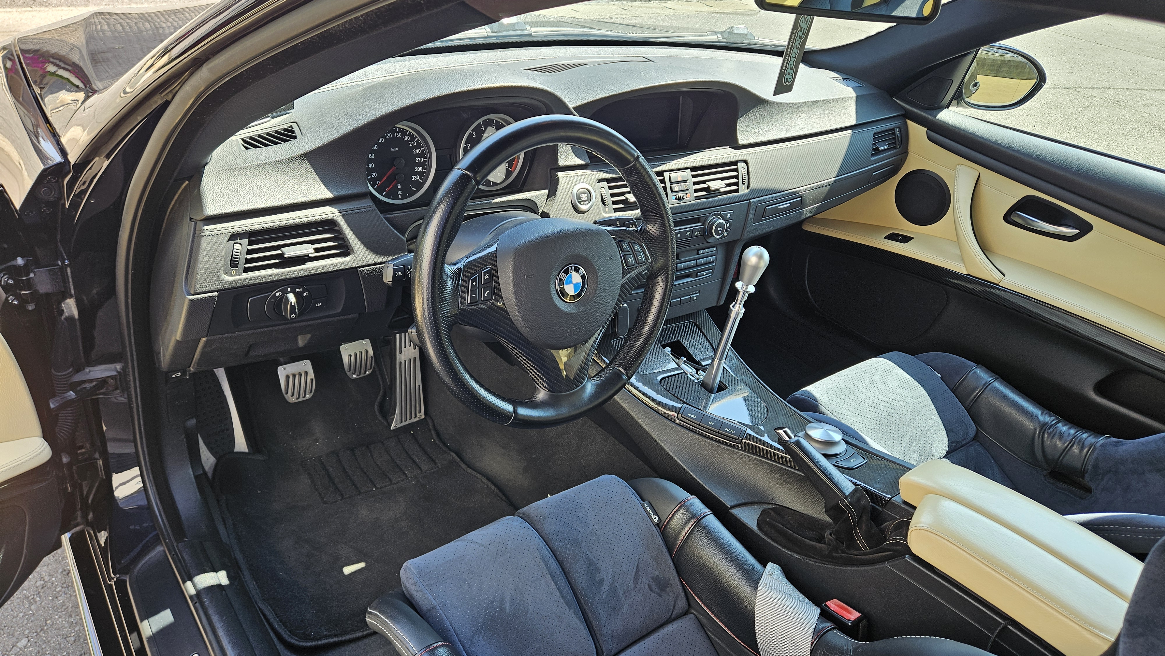 BMW E92 M3 ステアリング交換、タイヤ交換！ | POLE POSITION