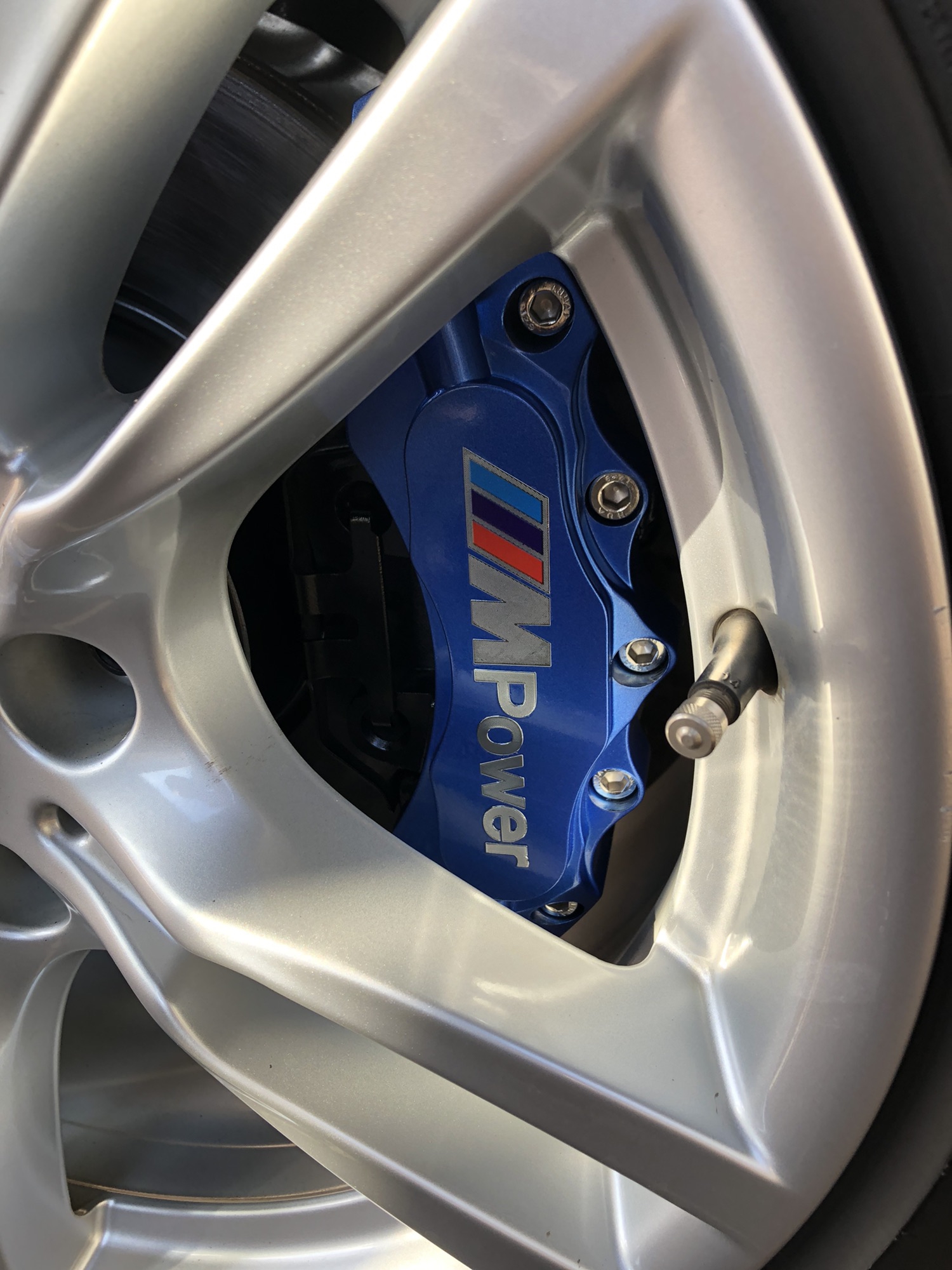 BMW F30 ブレーキキャリパーカバー装着、オデッセイ オルタネーター