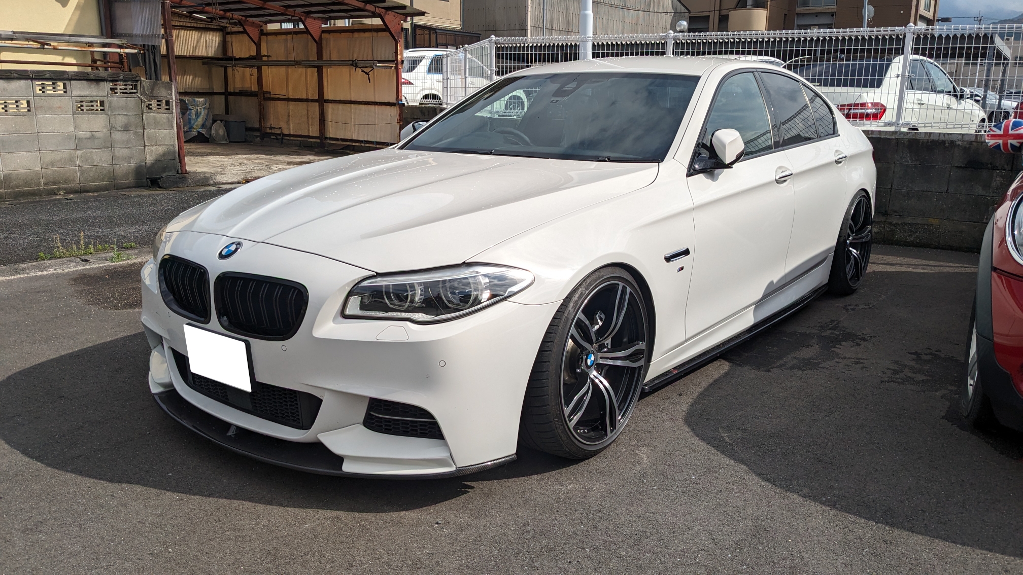 2UPJ-45235015]BMW 523d F10(FW20)右フロントストラット 中古 BMW F10 523d クランクプーリー交換、タイヤ交換などなど