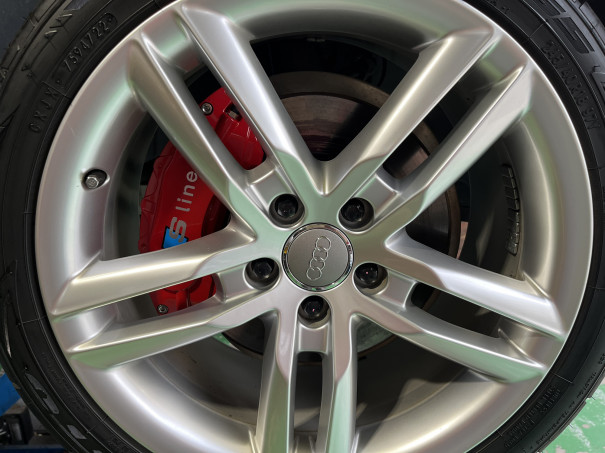 に適用 アウディA1/A3/A4/A5/A6/A7/A8/Q3/Q5/Q7/Q8/TT カスタム 車の キャリパーカバー アルミ製 カスタム 車の キャリパーカバー  に適用 アウディA1/A3/A4/A5/A6/A7/A8/Q3/Q5/Q7/Q8/TT 車の キャ カスタム キャリパーカバー アウディA1/A3/A4 /A5/A6/A7/A8/Q3/Q5/Q7/Q8/TT ... に適用 アウディA1/A3/A4/A5/A6/A7/A8/Q3/Q5/Q7/Q8/TT カスタム 車の キャリパーカバー アルミ製