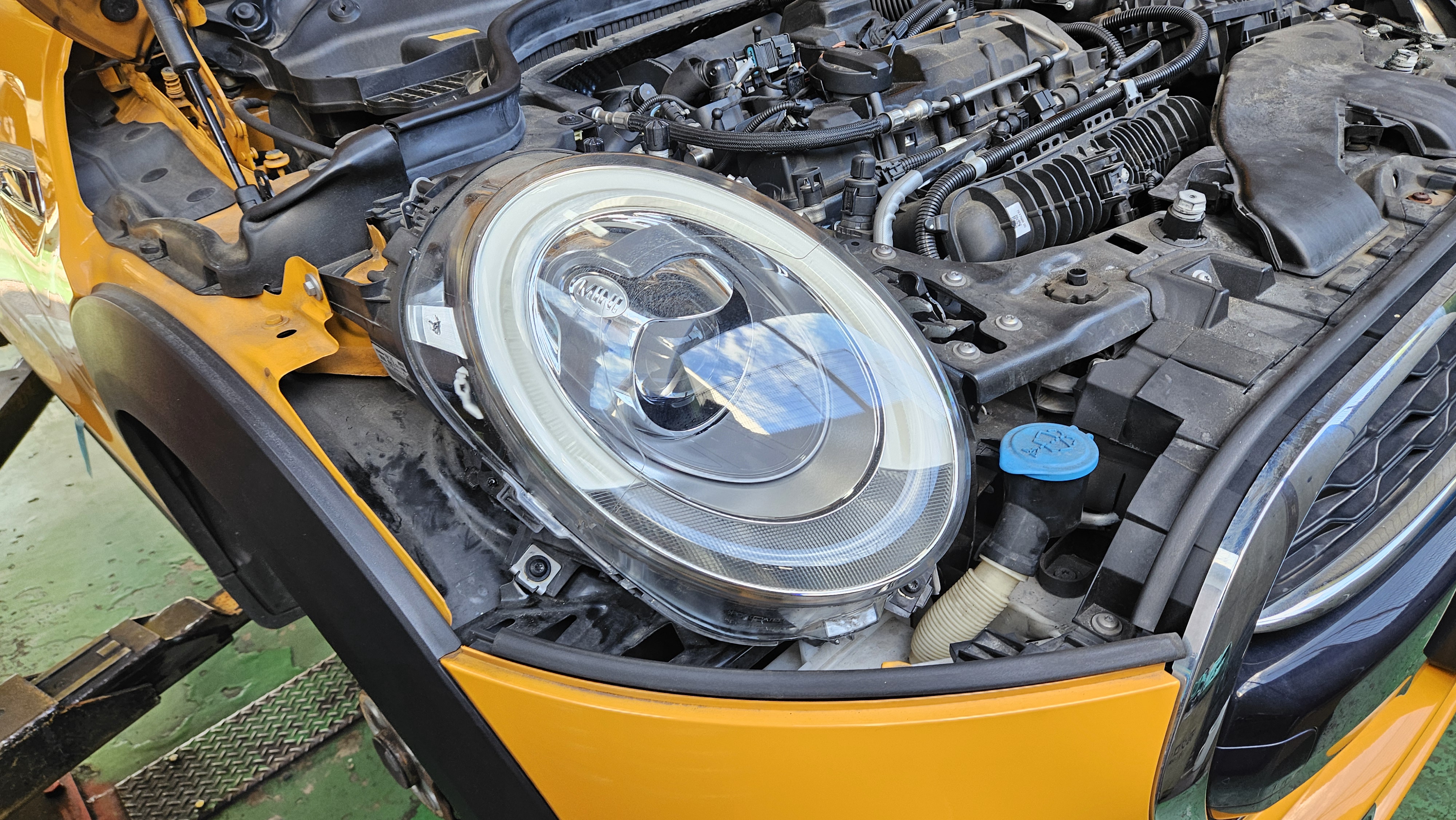 F56 ミニクーパーS エンジンマウント交換、F60 ミニクーパーD