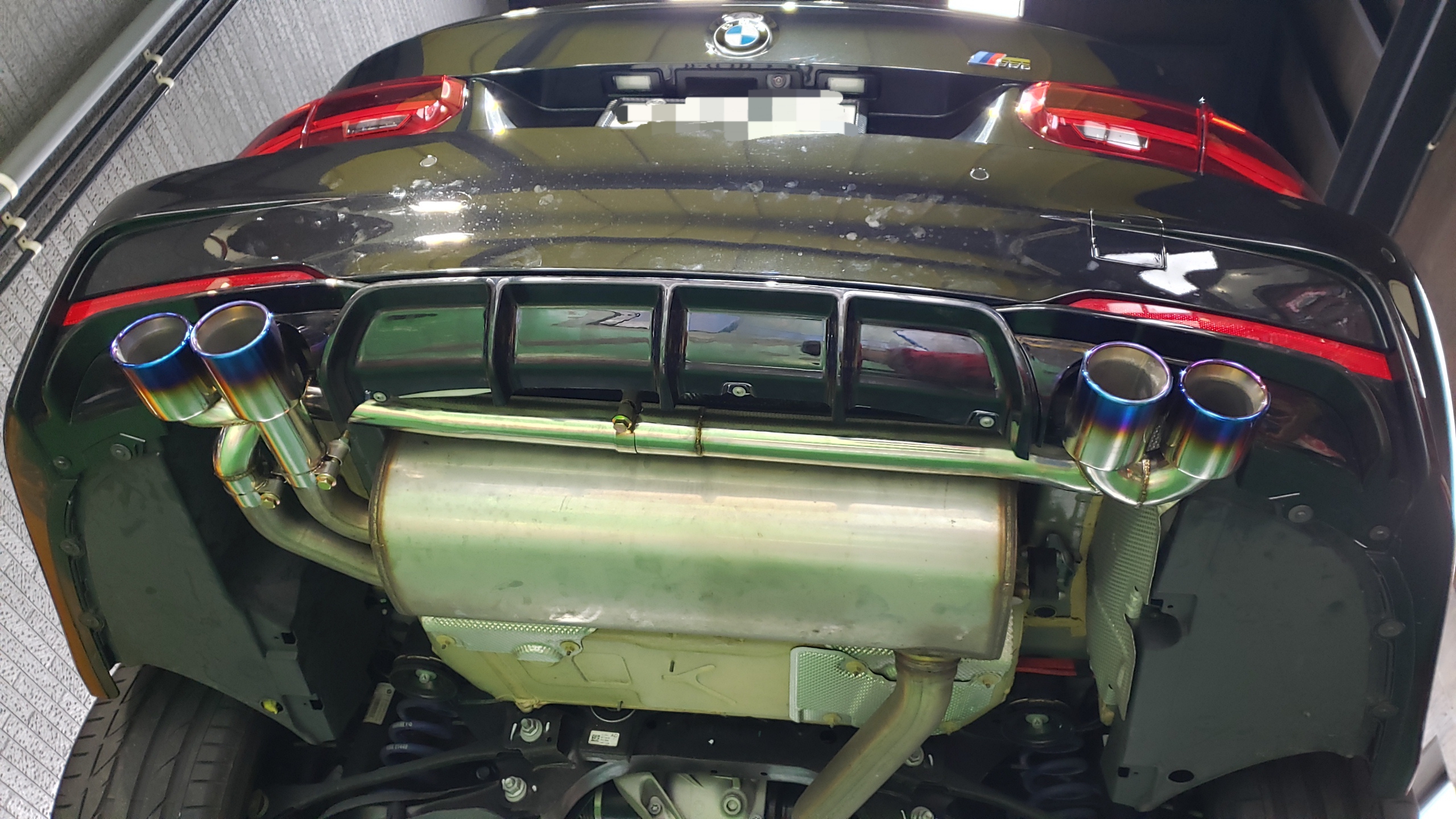 BMW f30ステンレス製 4本出しマフラー