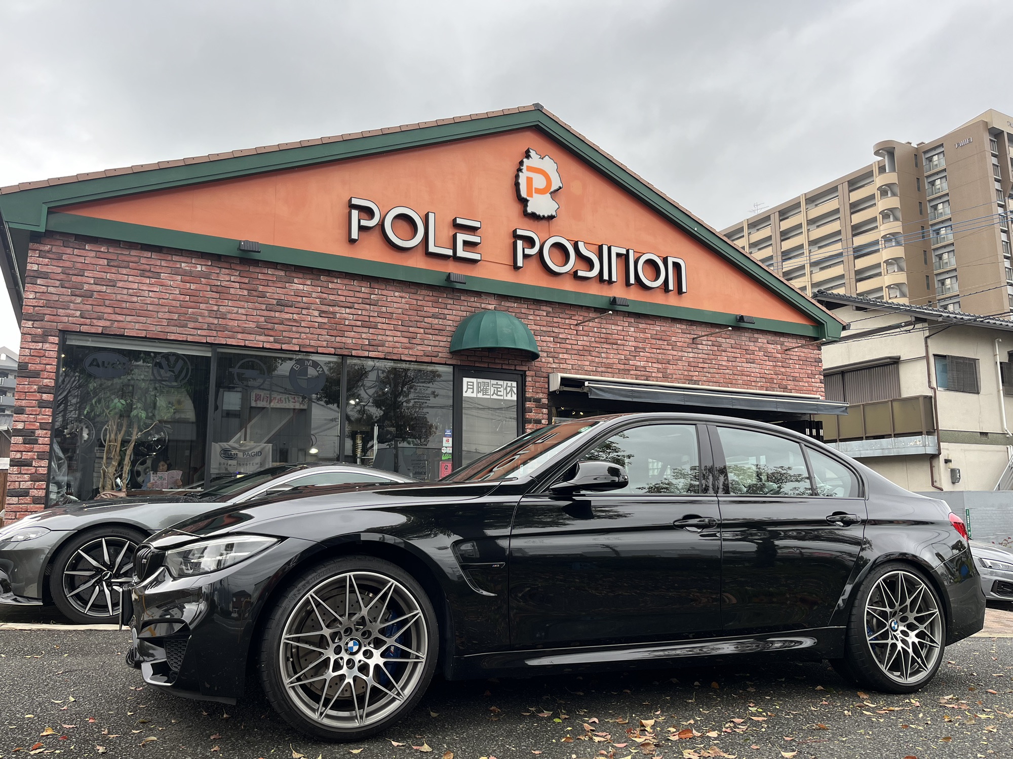 BMW F80 M3 ダウンサス取り付け、ベンツ W639 V350 バックカメラ BMW F80 M3 ダウンサス取り付け、ベンツ W639 V350 バックカメラ