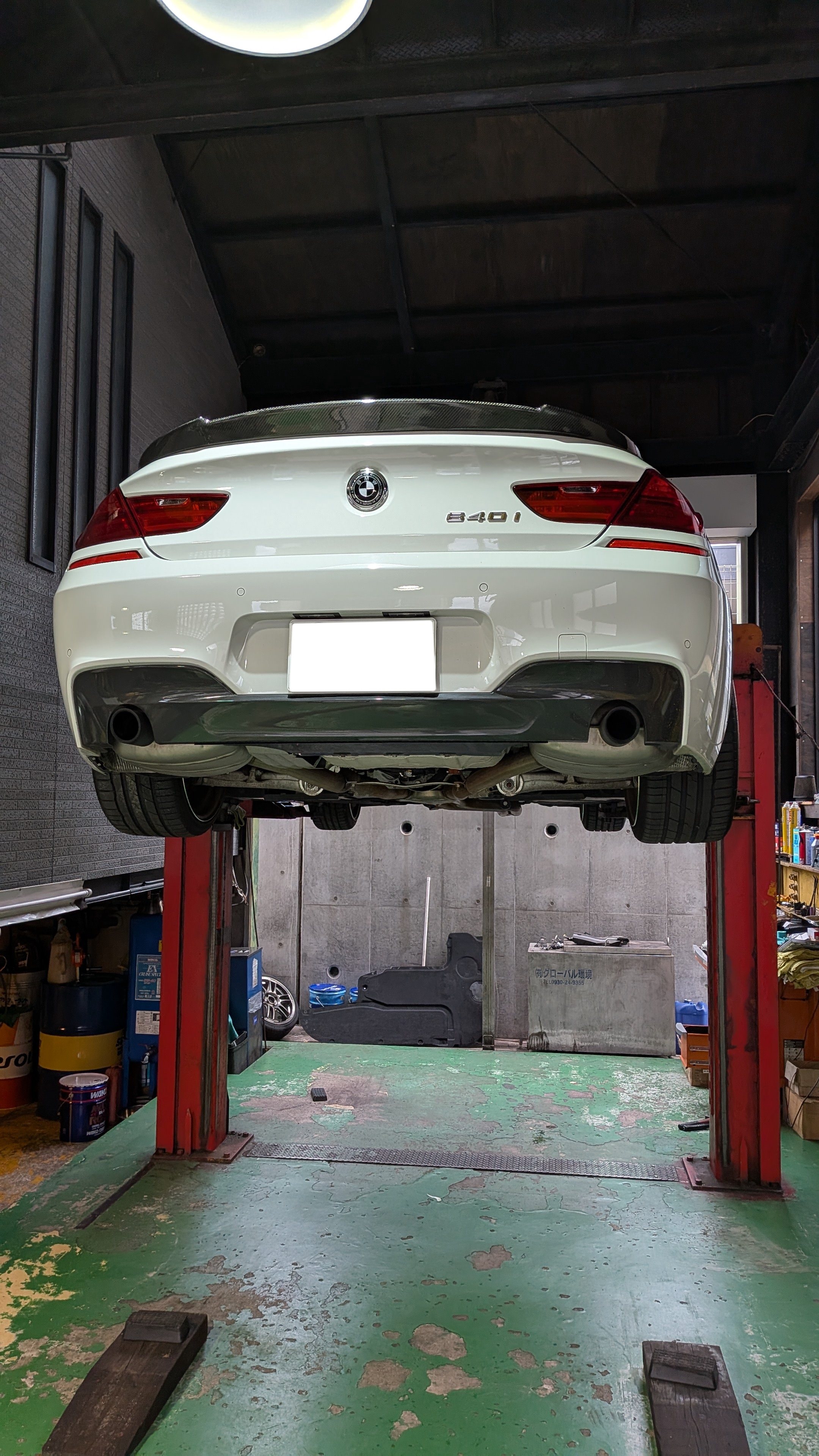 BMW F06 640i ダウンパイプ取り付け、F82 M4 ドラレコ取り付け、オイル