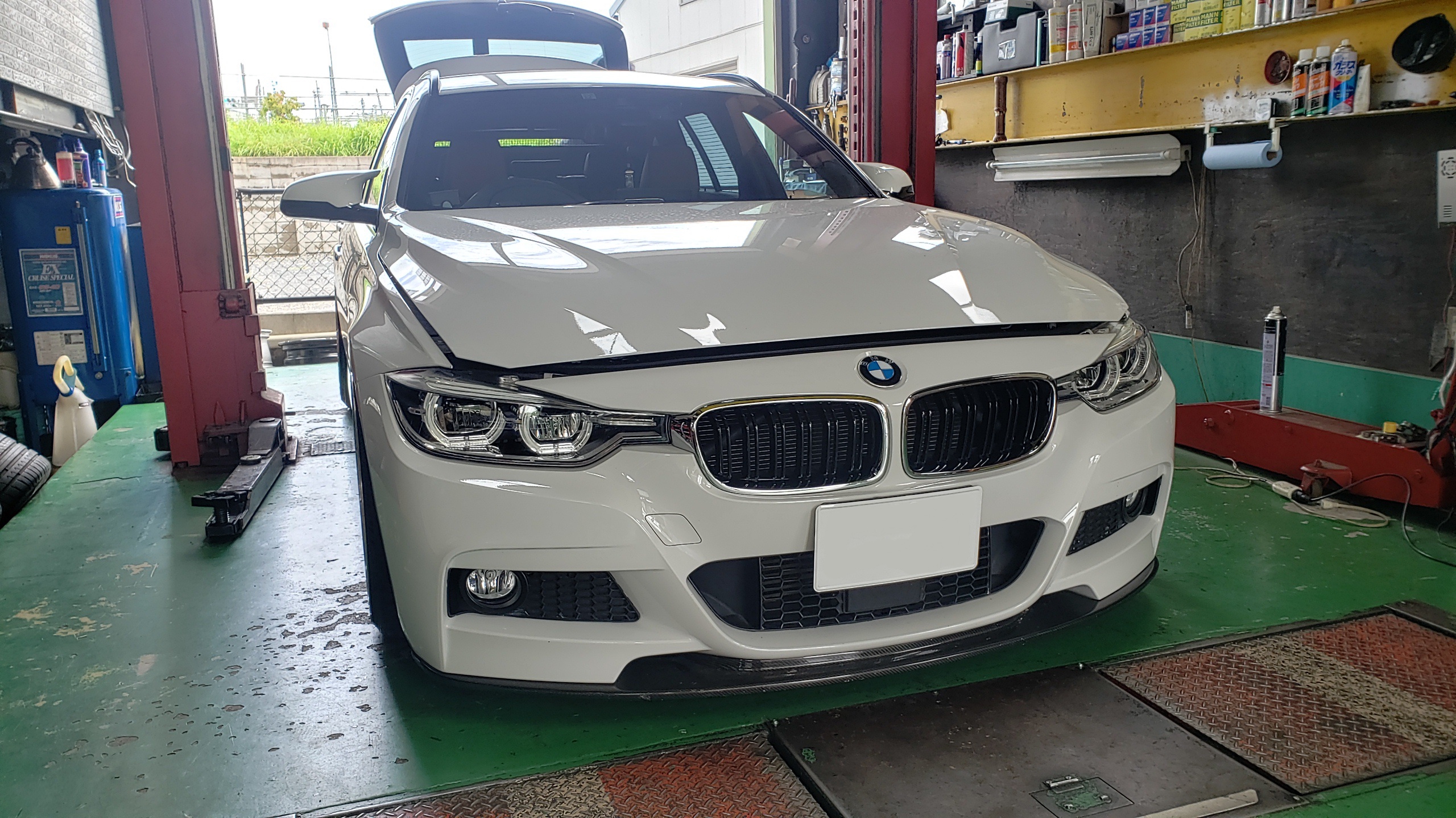 感謝価格 BMW BMW ＨＩＤ 335i 63-11-7-240-250 右側ヘッドライト