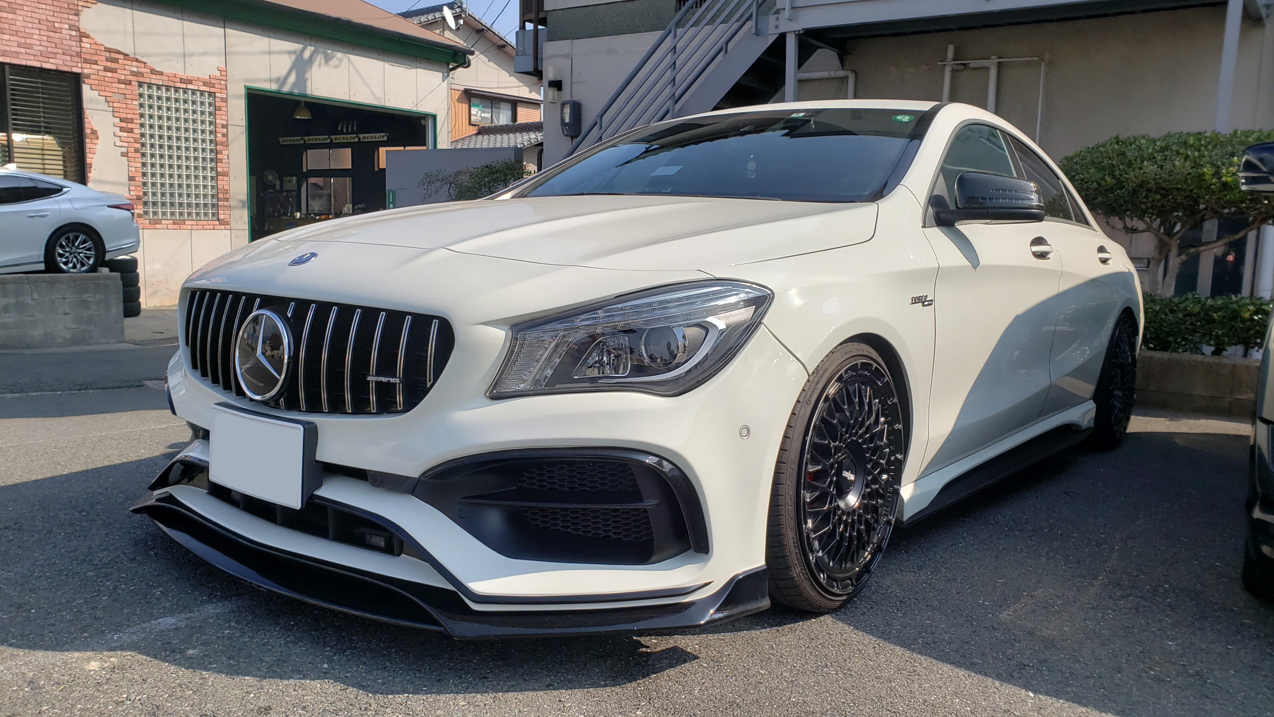 メルセデス C117 CLA45 AMG breni ブレーキパッド交換！ | POLE POSITION