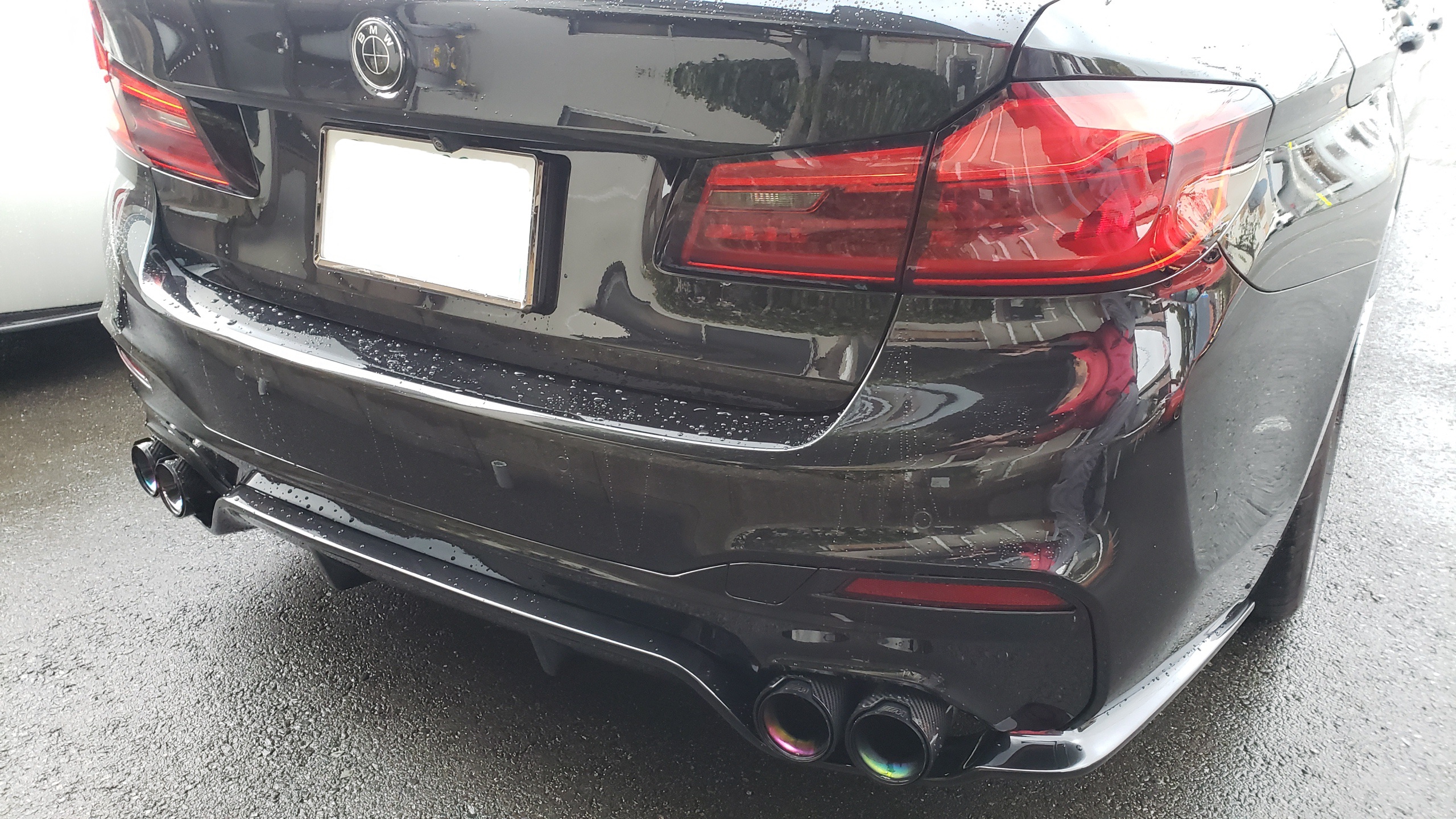 BMW G30 テールランプ交換、車検お見積りなどなど… | POLE POSITION BMW G30 テールランプ交換、車検お見積りなどなど… | POLE POSITION