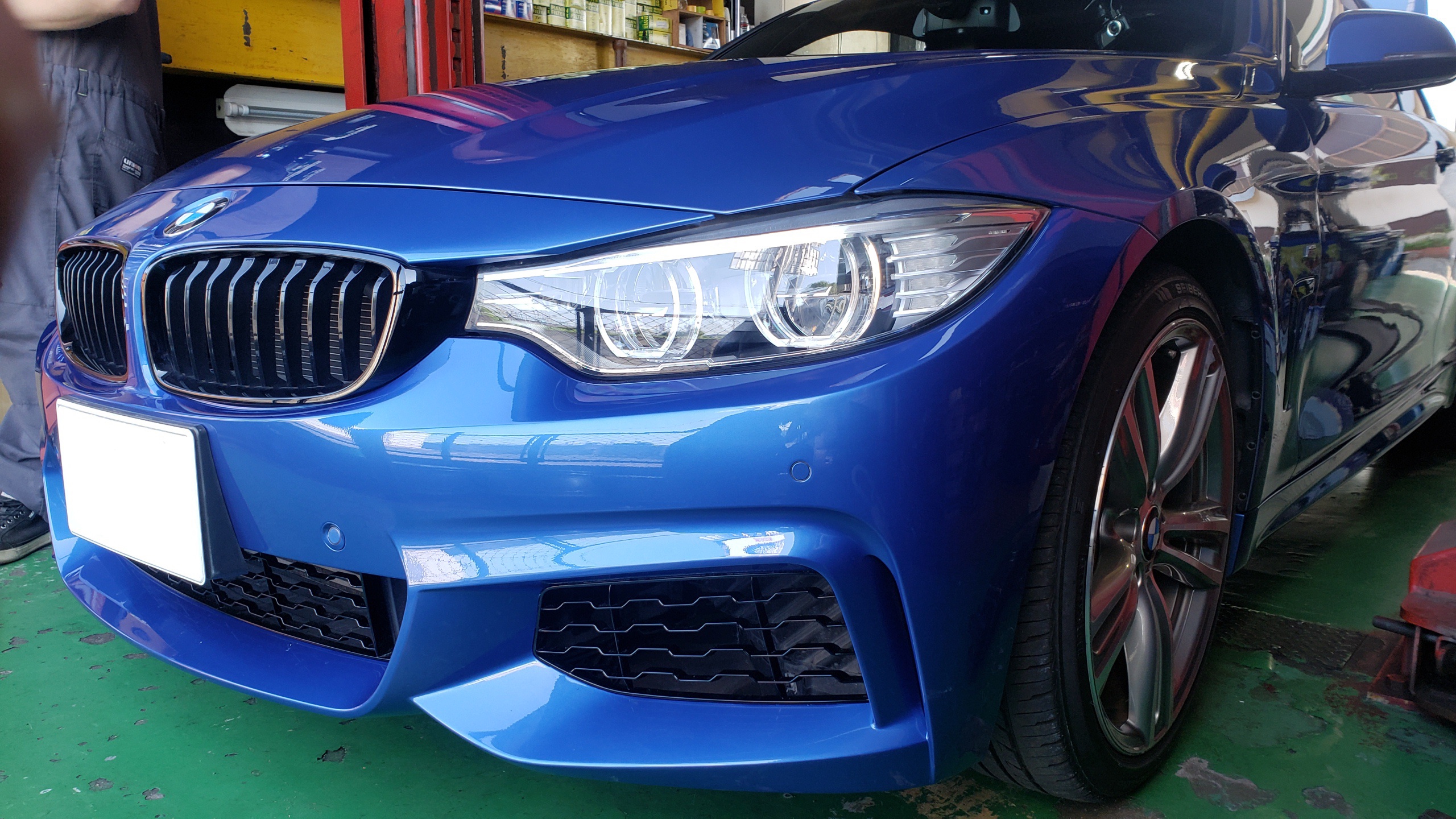 BMW F32、F36 M4 CS GTS OLEDタイプテール取り付け、HELLA EVIDIS施工