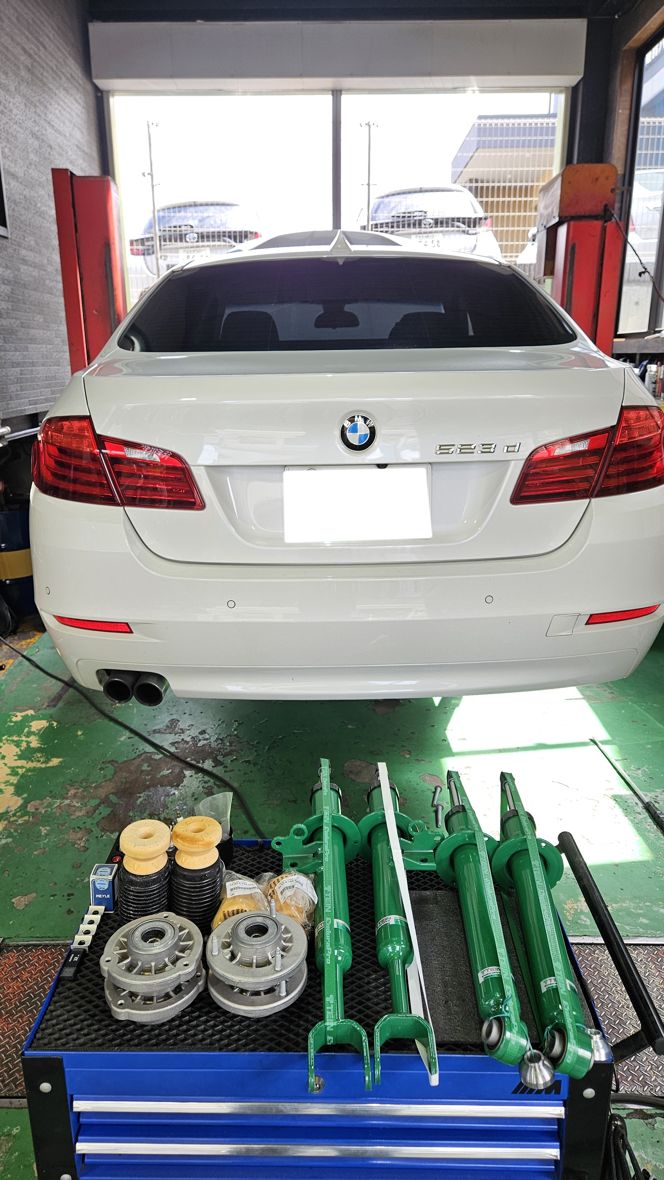 BMW F10 523d ショックアブソーバー交換！ | POLE POSITION