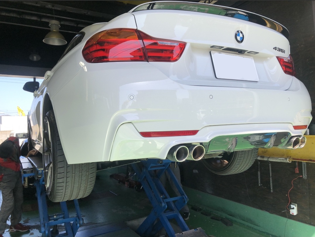 BMW F36 435i MAXTON DESIGN サイドスカートディフューザー取り付け