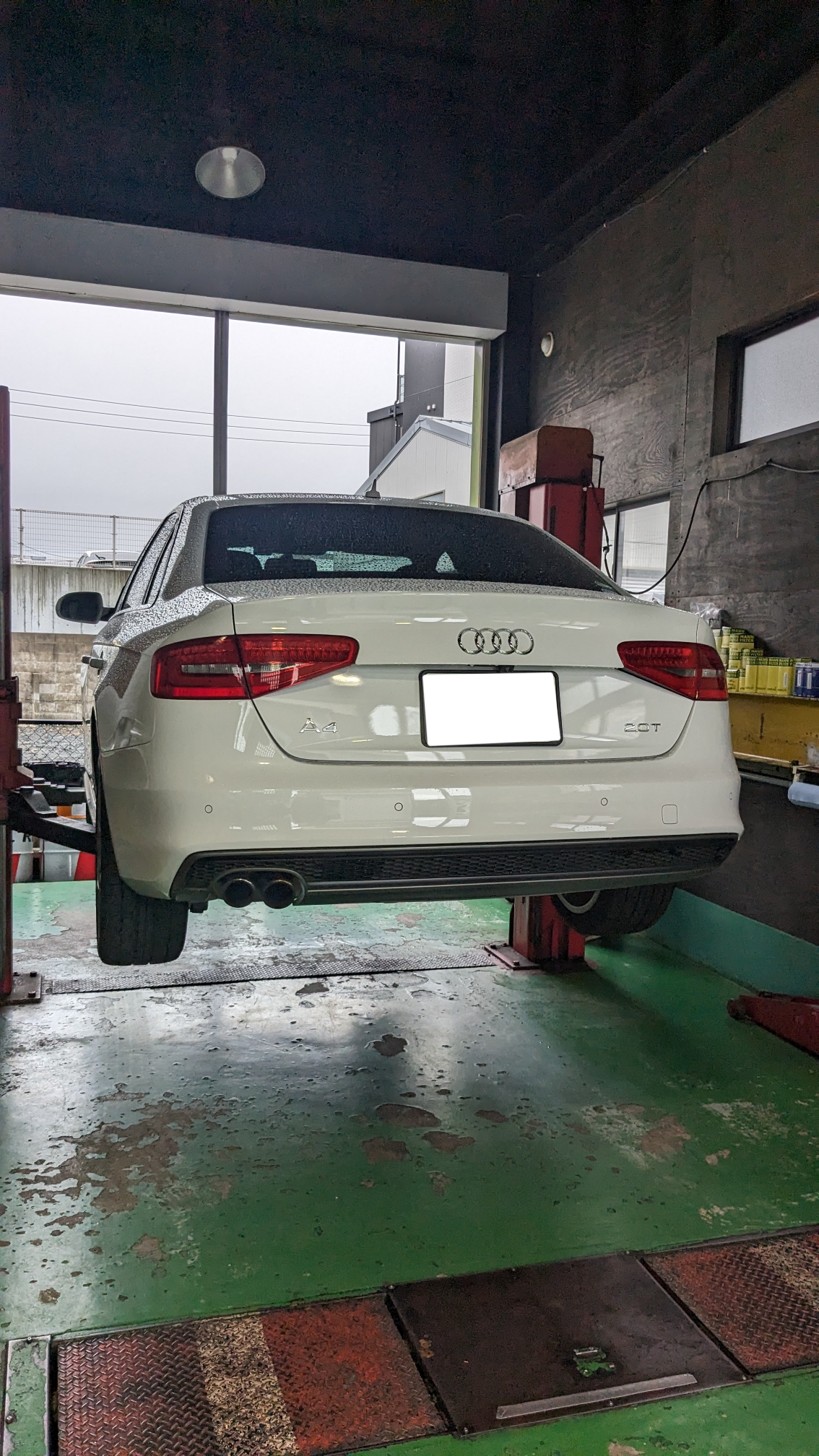 アウディ A4 ブレーキキャリパーカバー取り付け、A7 ブレーキ