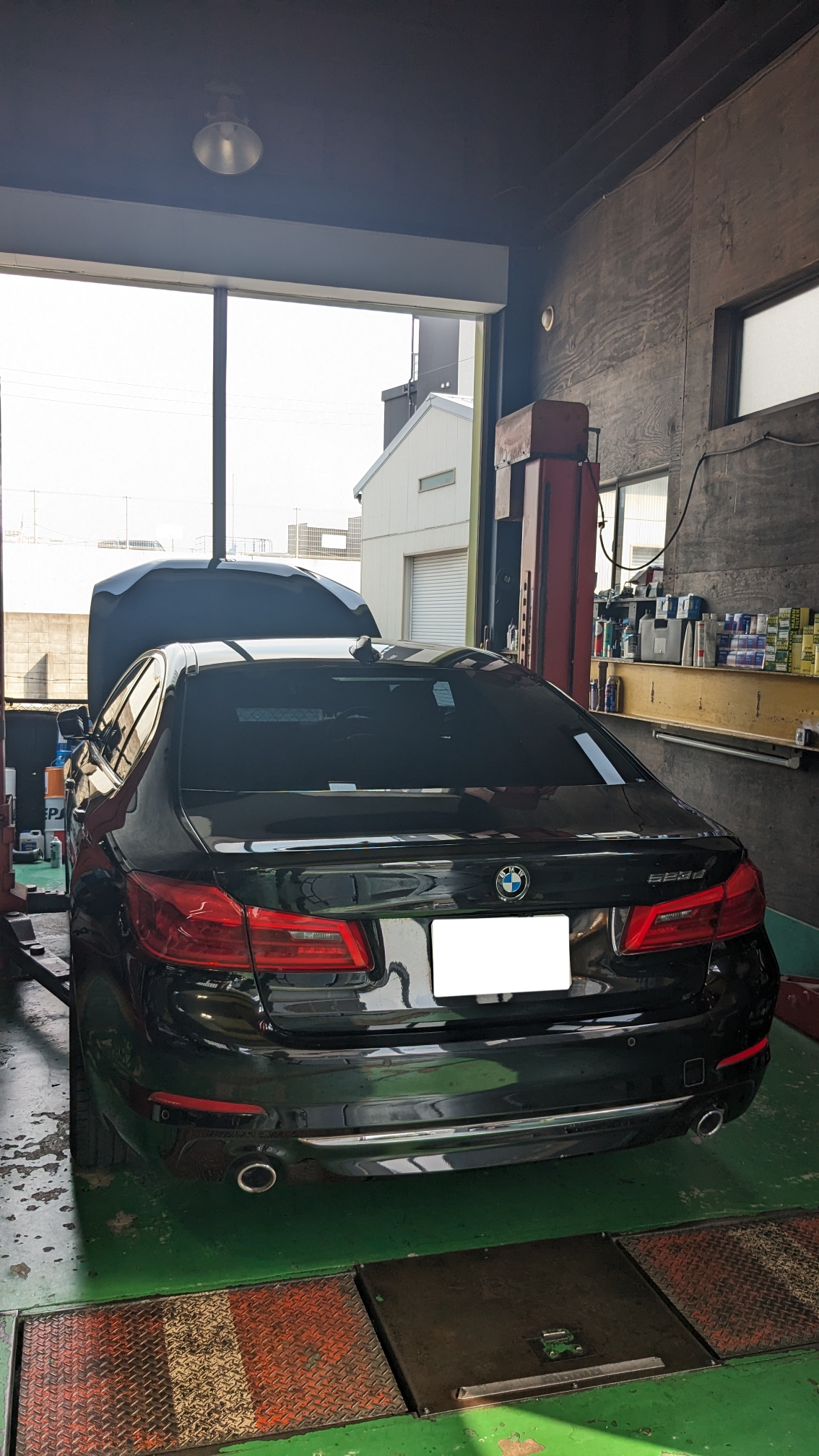 BMW G30 523d FTPチャージパイプ取り付け、マクラーレン 570S オイル