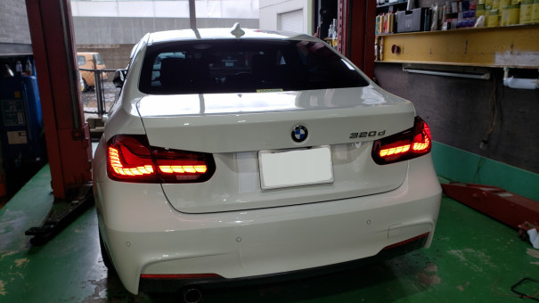 BMW F30 320d GTSタイプテール取り付け、F13 アンビエントライト 