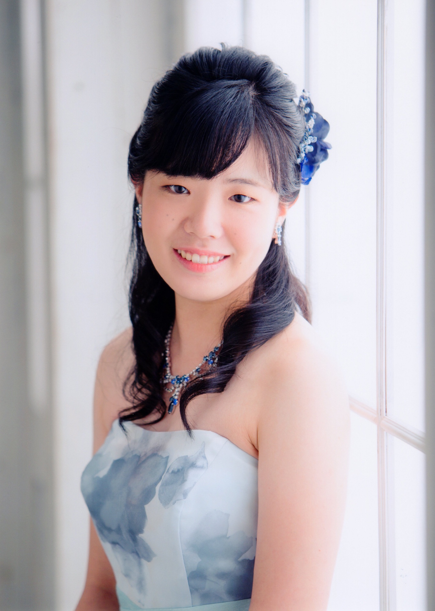 Profile ピアニスト上田友紀子 Official Site
