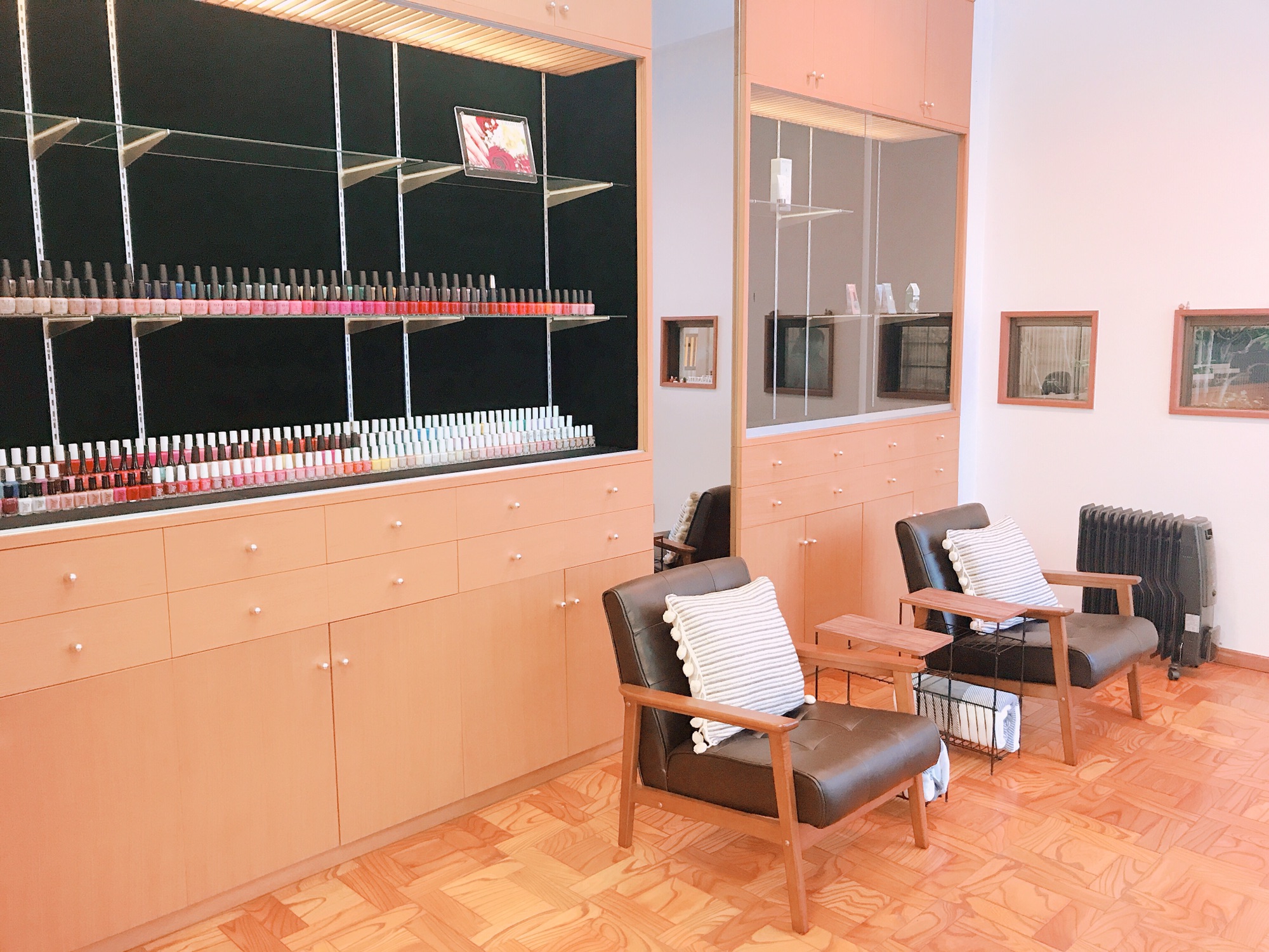 内装 nail care salon GROWTH