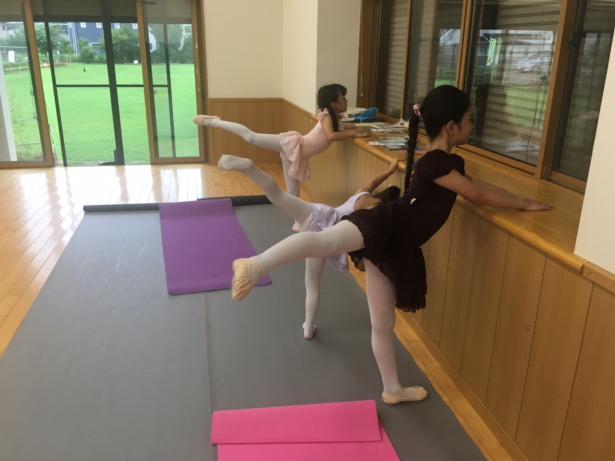 アラベスクの練習 Ballet Pilates Florina 好きな場所で受けられる美姿勢ピラティス バレエトレーニング ワガノワバレエ
