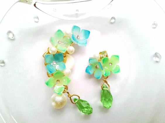 雨上がりの紫陽花イヤーカフ プラバンアクセサリー Sora