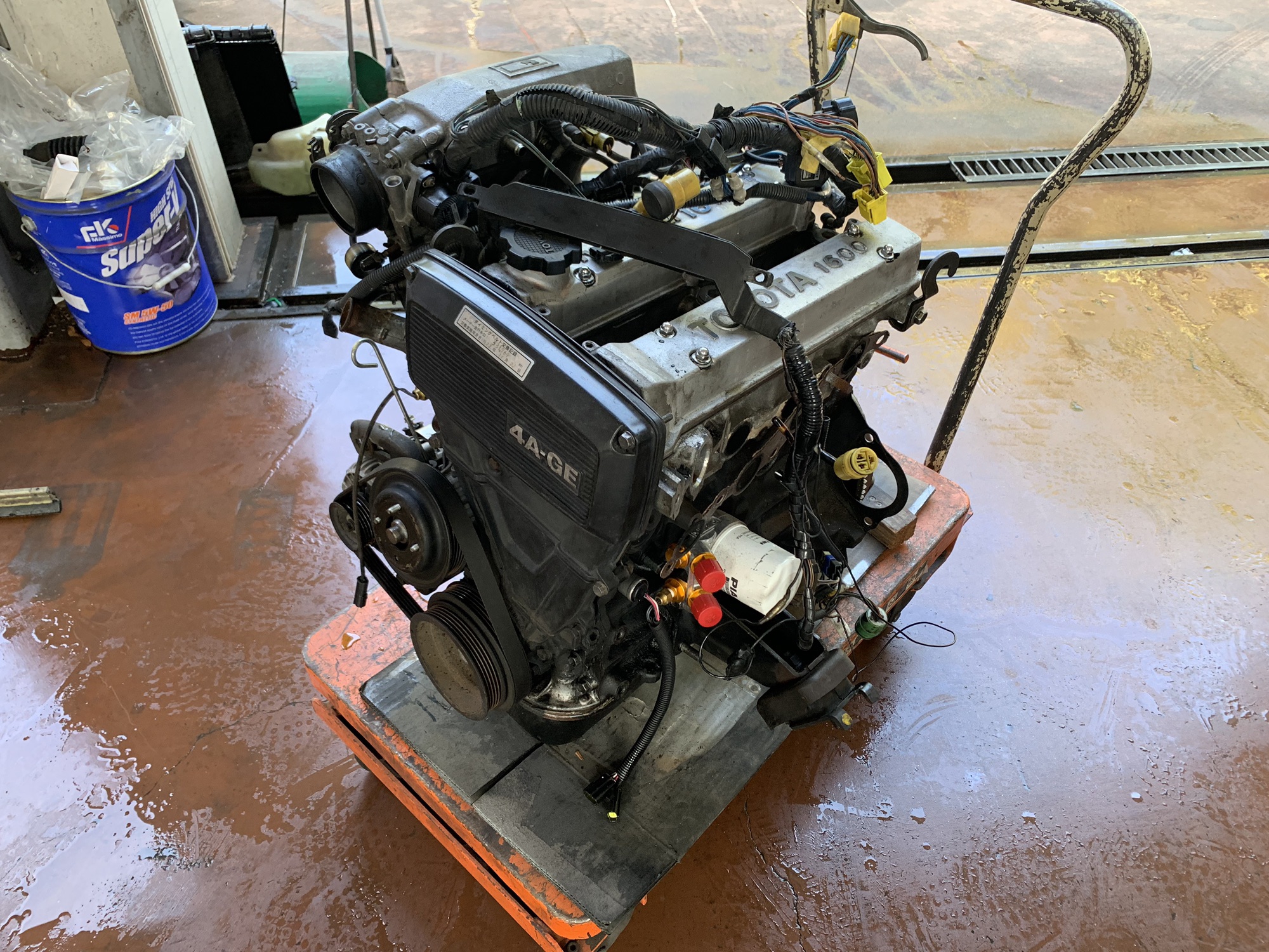 富山より、AE86リビルトエンジンにLINK化作業開始 | Racing Service