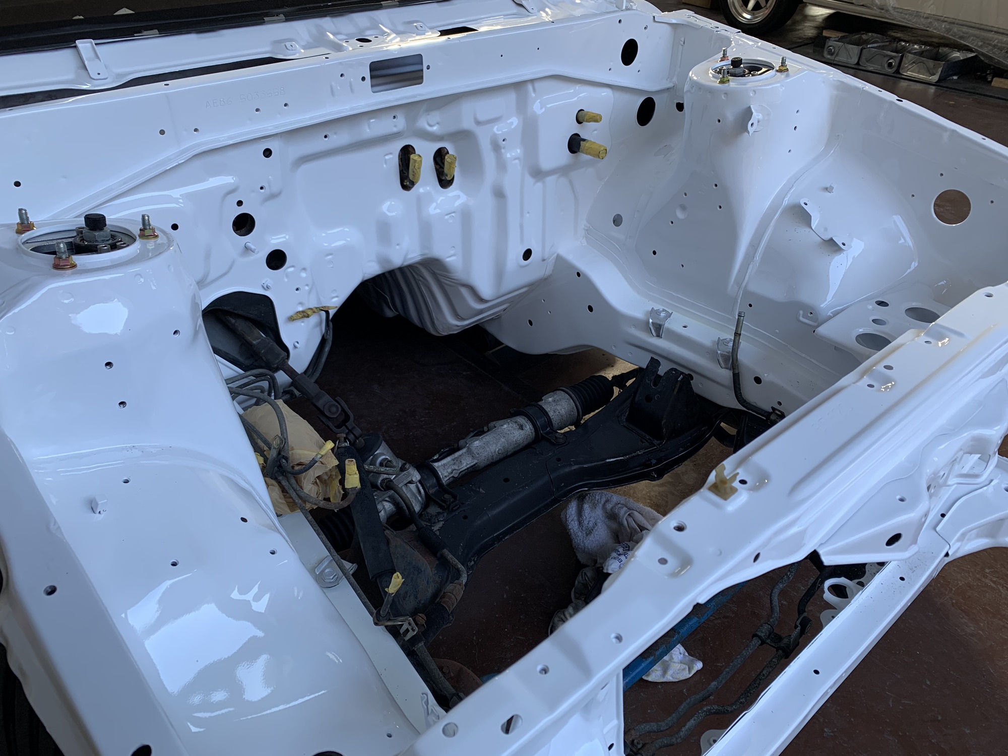 AE86.エンジン載せ替え、エンジンルーム塗装 安定の