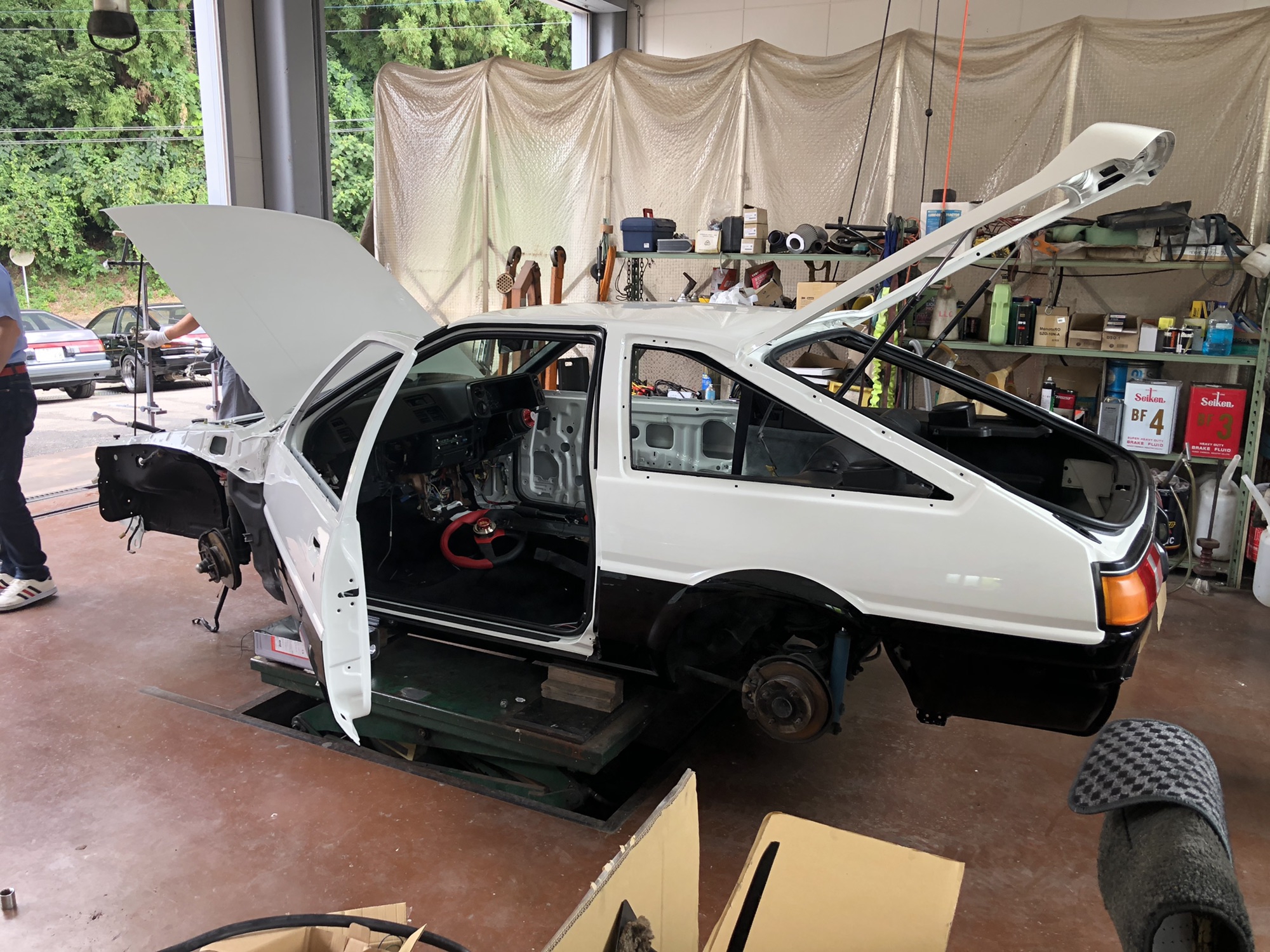 AE86 内装　まとめ売り　破格出品 13年の眠りから覚めたAE86改SR20スワップ仕様！」サード取締役