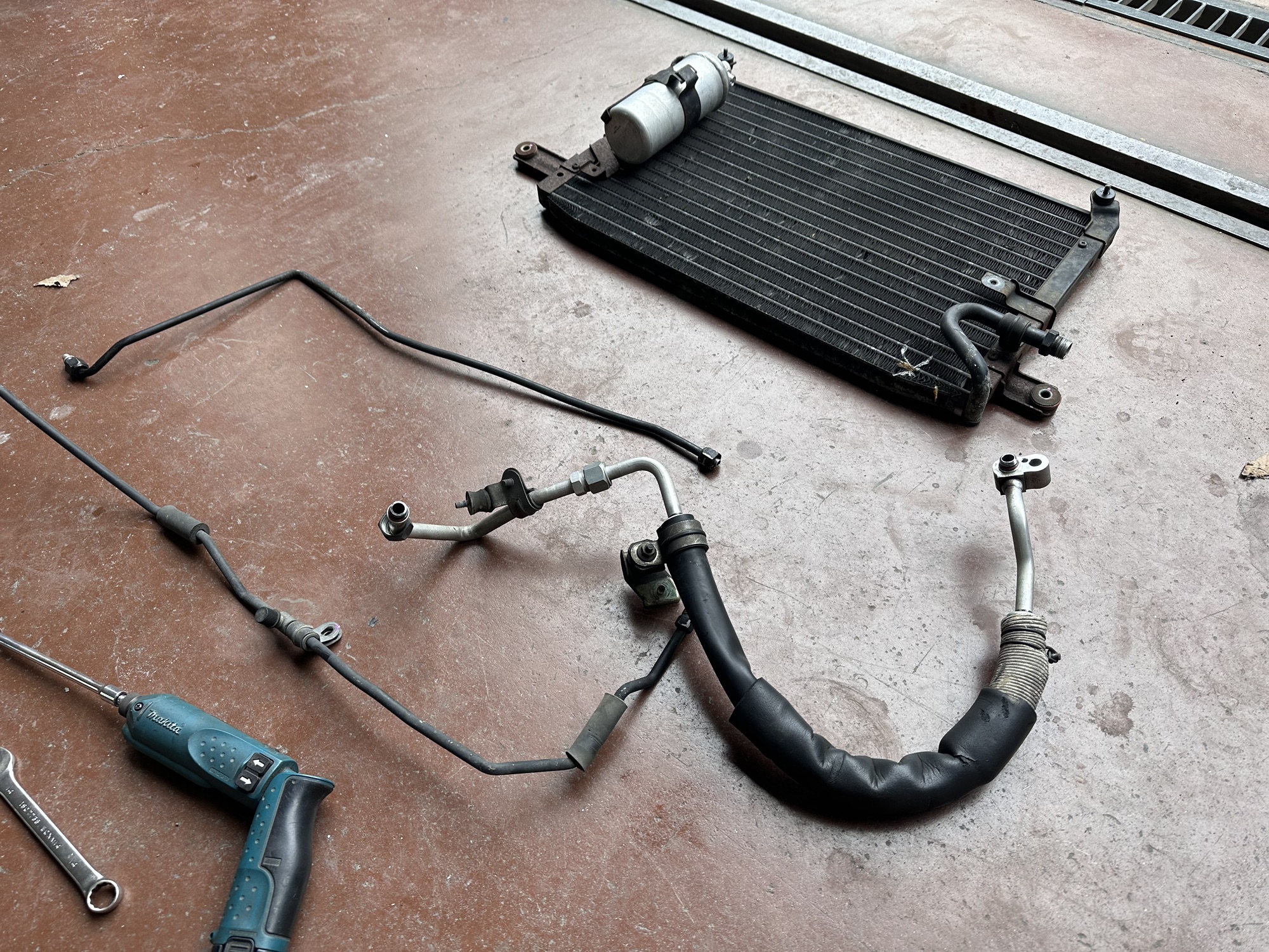 AE86.オートエアコンからマニュアルエアコン化 | Racing Service
