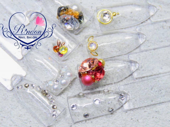 ビジュー盛りサンプルです Nail Salon Rindon Flower Salon Rinflower
