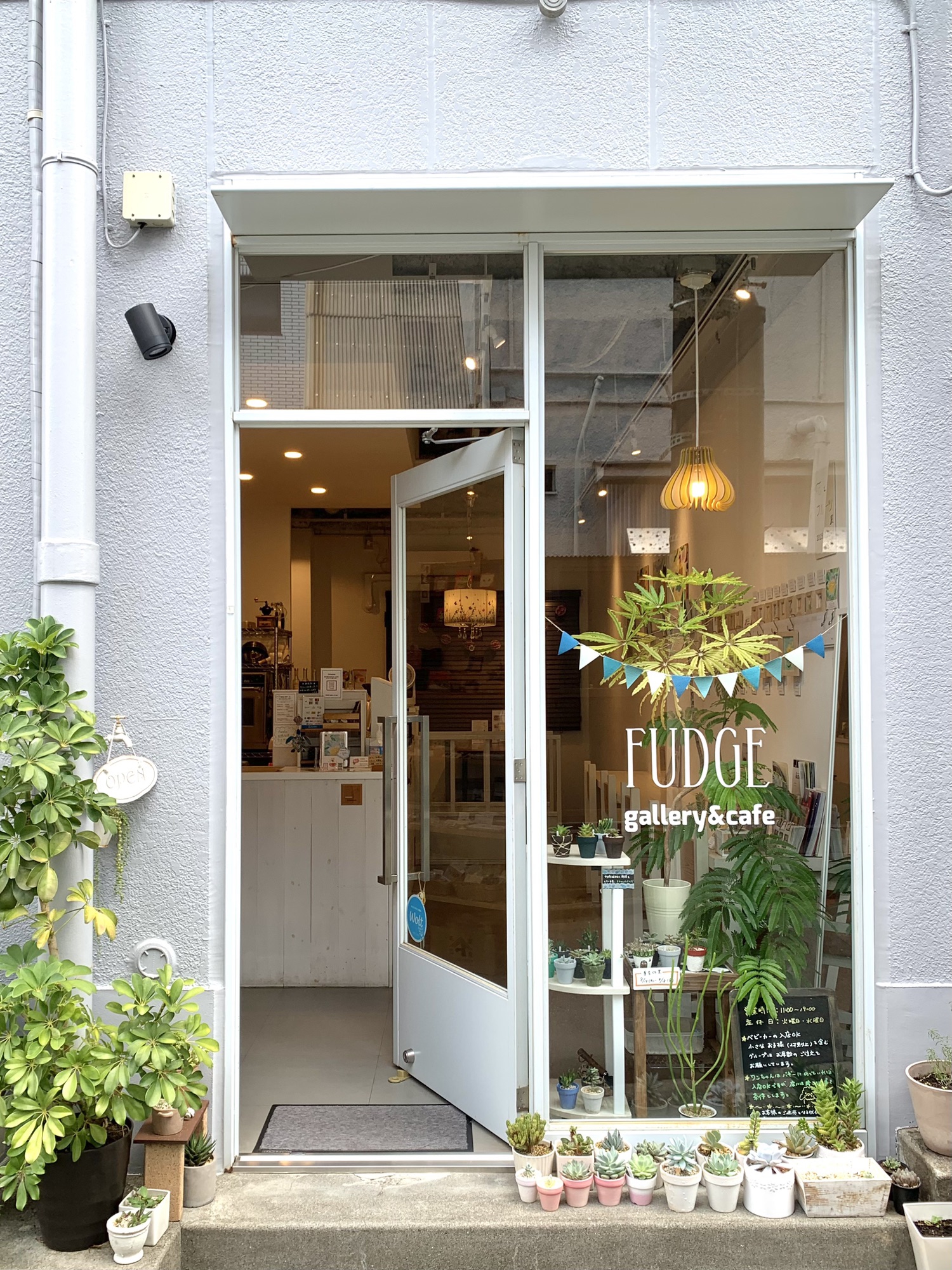 【ギャラリースペース】 FUDGE gallery ＆ cafe