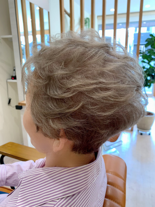 白髪をいかしたお洒落な染め 美容室 Oli Ola オリオラ