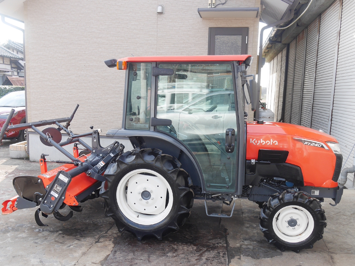 現行型 クボタ トラクター FT240 24馬力 654時間 エアコンキャビン