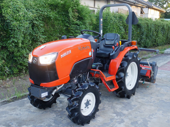 入庫】現行クボタ NB23 22.5馬力 極上車 | 茨城中古農建機販売のブログ