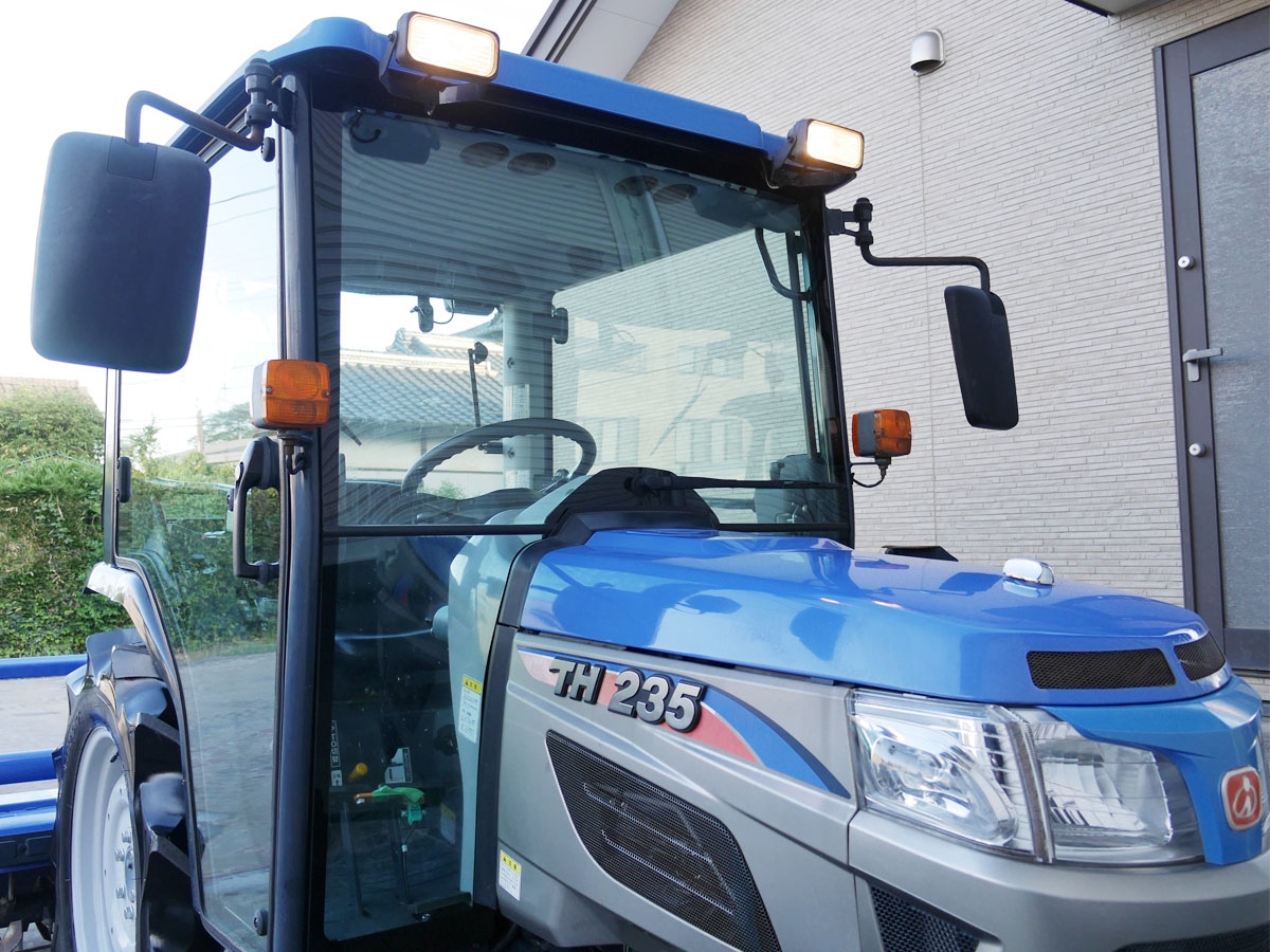 イセキ トラクター TH235 23.5馬力 107時間 エアコンキャビン フル装備